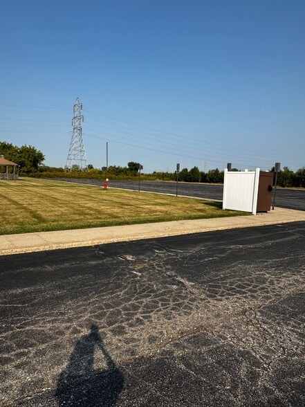 More Photos Of 3930 Traxler Ct, Bay City Medical For Sale