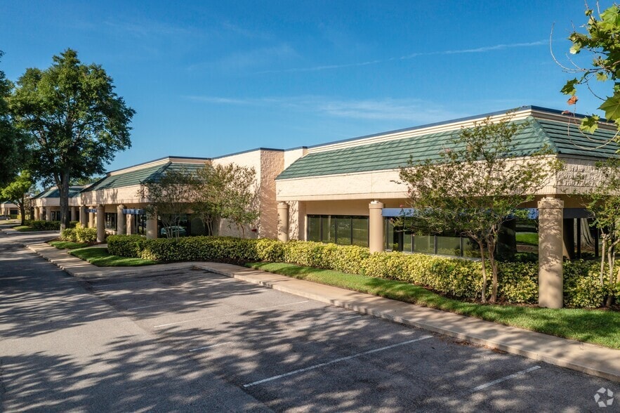 More Photos Of 7300-7356 Greenbriar Pky, Orlando Unknown For Lease