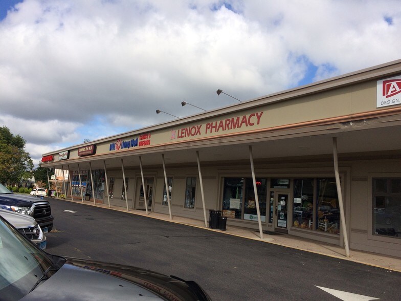 More Photos Of 283-307 E Center St, Manchester Storefront For Lease