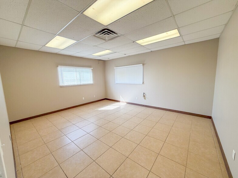 More Photos Of 12718 TX-191, Midland Warehouse For Lease