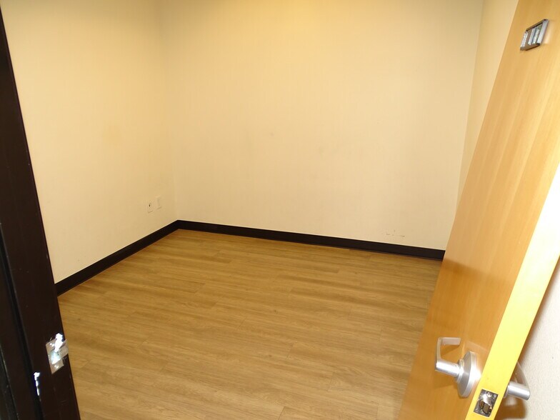 More Photos Of 750 Coronado Center Dr, Henderson Medical For Lease