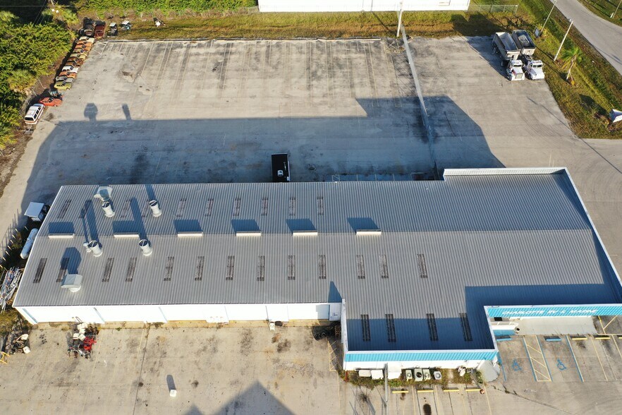 More Photos Of 23180 Harper Ave, Port Charlotte Service For Sale