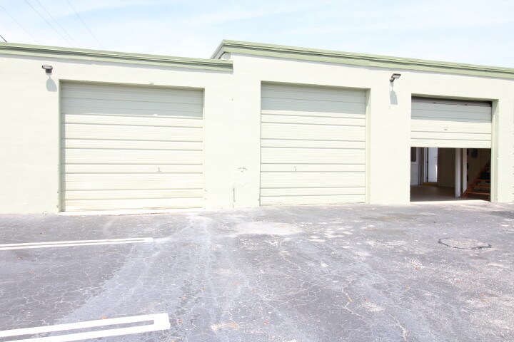 More Photos Of 609 N Railroad Ave, Boynton Beach Warehouse For Lease