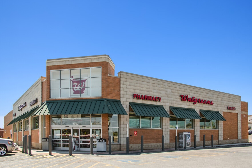 More Photos Of 1300 Hazelwood Dr, Smyrna Drugstore For Sale