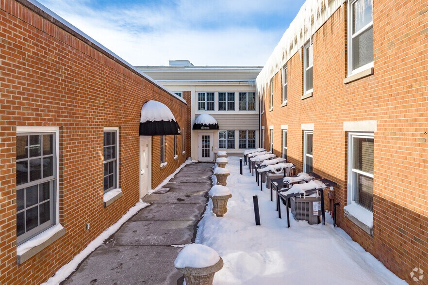 More Photos Of 4001 E Genesee St, Syracuse Apartments For Lease