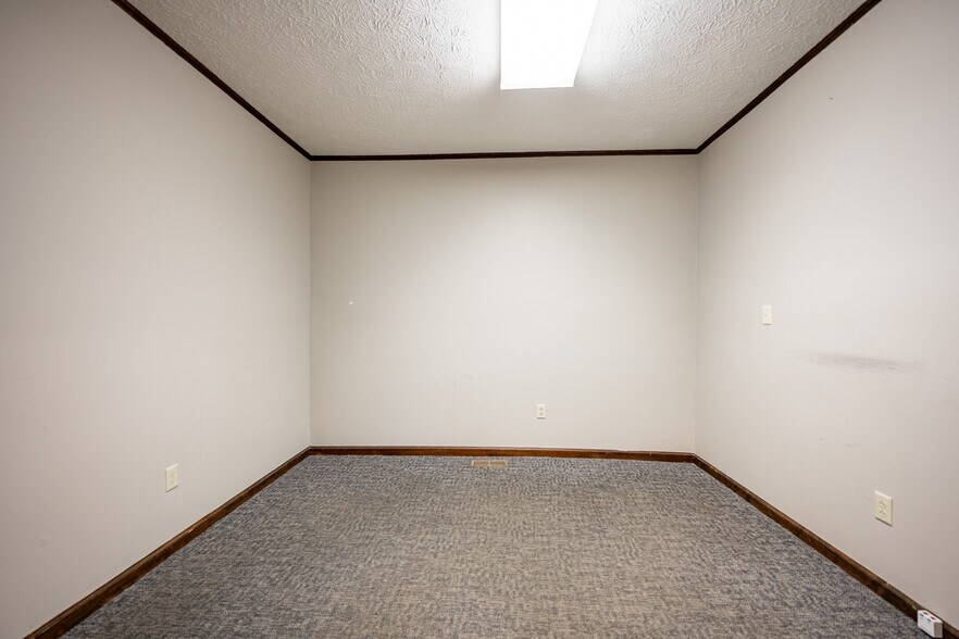 More Photos Of 814 E Washington St, Greencastle Medical For Sale