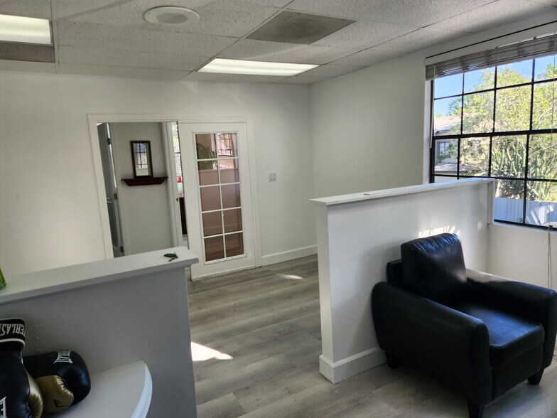 More Photos Of 960 W 17th St, Santa Ana Office For Sale