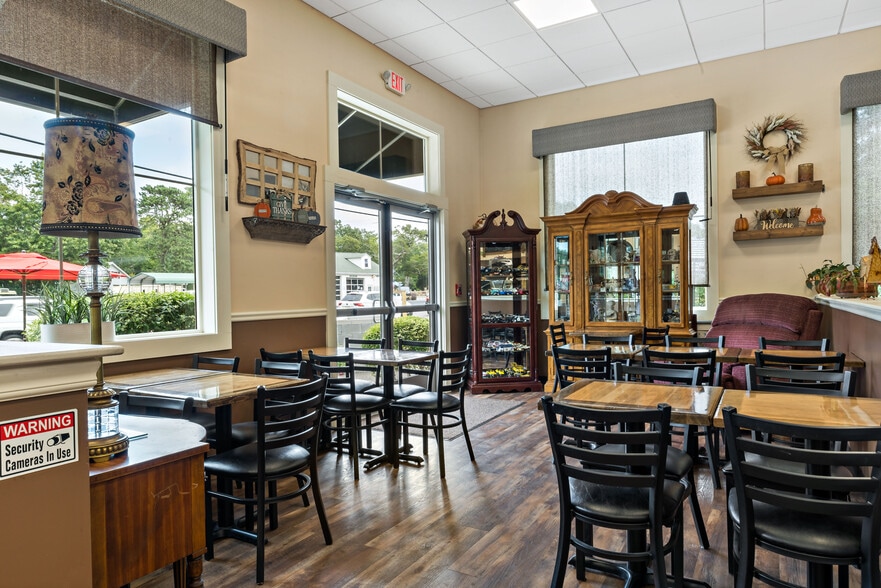 Primary Photo Of 499 State Rd, Plymouth Restaurant For Sale