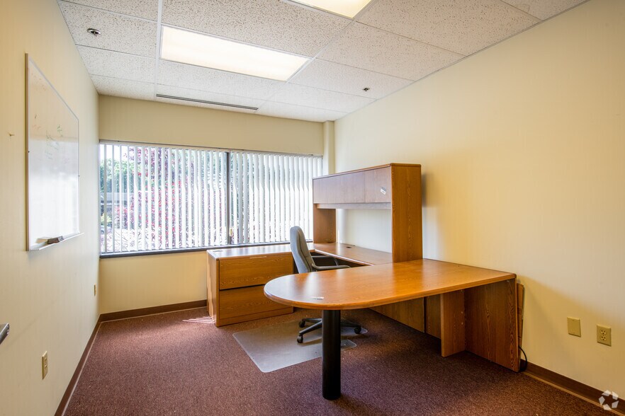 More Photos Of 900 Technology Park Dr, Billerica Office For Lease