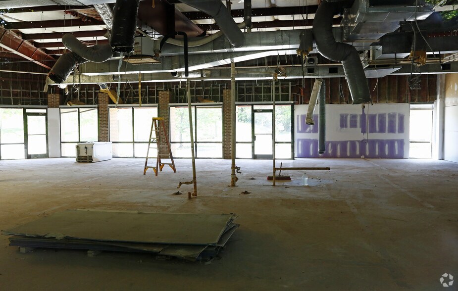 More Photos Of 3305 Durham Dr, Raleigh Flex For Lease