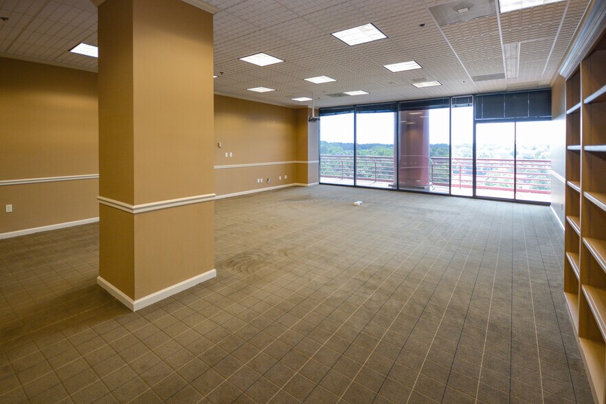 More Photos Of 900 S Shackleford Rd, Little Rock Office For Lease