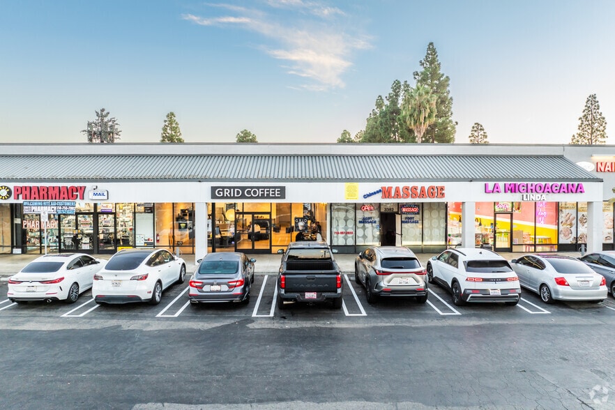 More Photos Of 3370-3400 S Bristol St, Santa Ana Freestanding For Lease