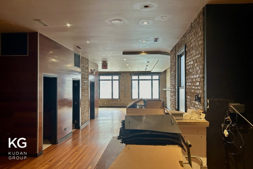 More Photos Of 2152 N Damen Ave, Chicago General Retail For Sale