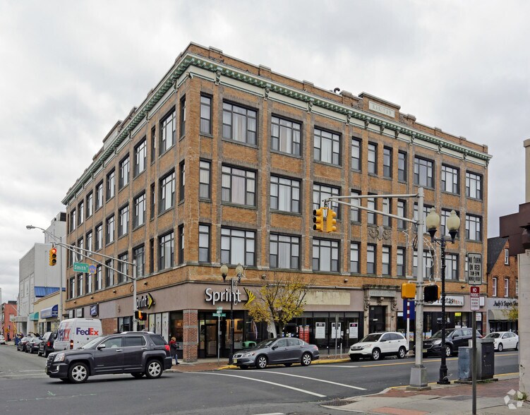 More Photos Of 173-175 Smith St, Perth Amboy Storefront Retail Residential For Lease