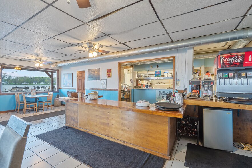 More Photos Of 356 King St, Fair Haven Marina For Sale