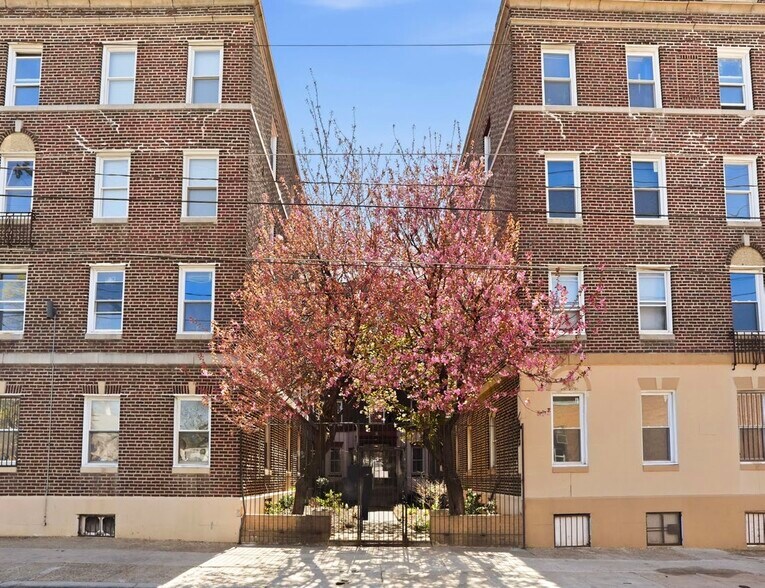 More Photos Of 4628 Leiper St, Philadelphia Multifamily For Sale