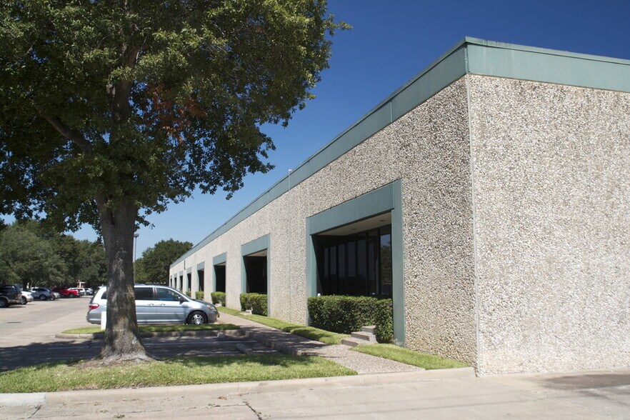 More Photos Of 19407 Park Row, Houston Warehouse For Lease