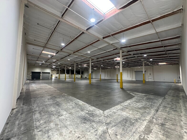 More Photos Of 13904 Maryton Ave, Santa Fe Springs Warehouse For Lease