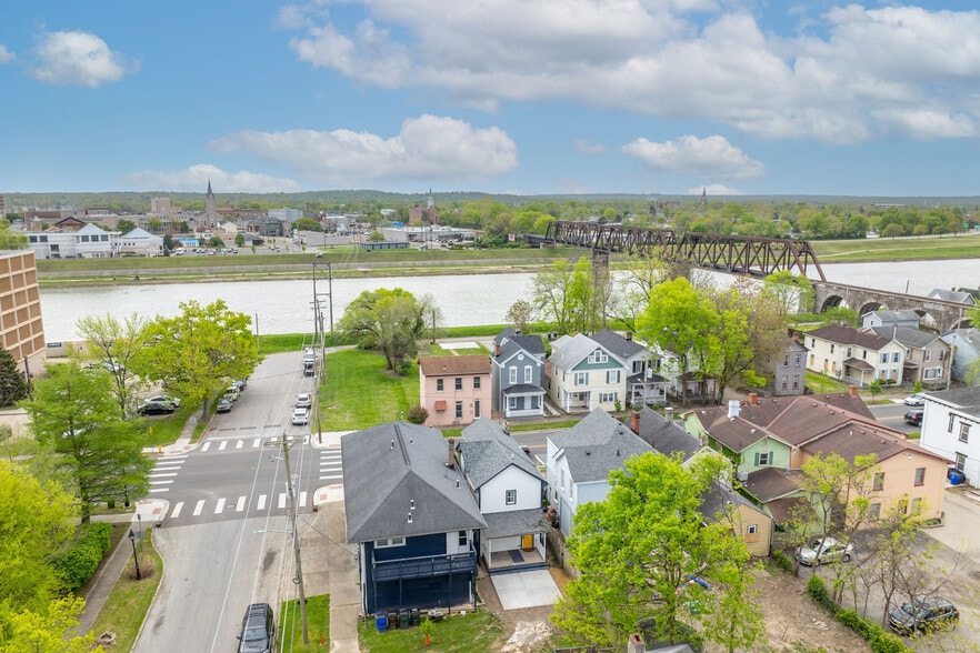 More Photos Of 201 S B St, Hamilton Flex For Lease