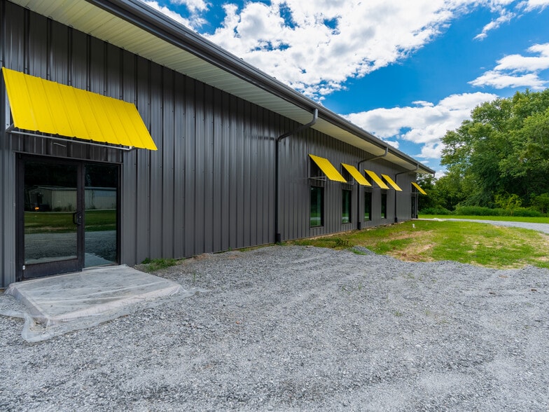 More Photos Of 258 Marlowe dr, Mills River Warehouse For Lease