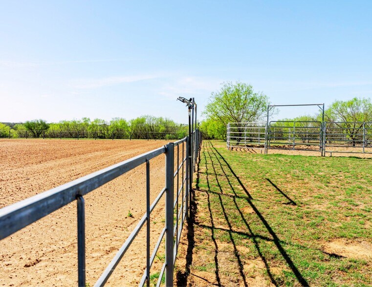 More Photos Of 1260 County Road 361, La Vernia Land For Sale