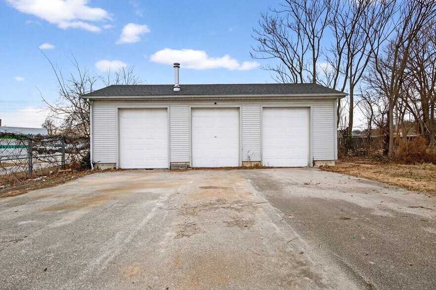 More Photos Of 114-116 E Orleans St, Pacific Office For Sale