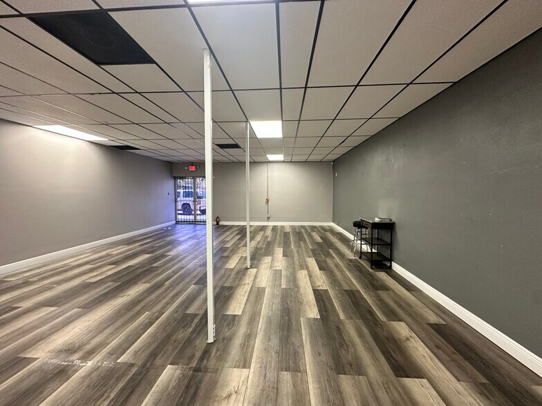 More Photos Of 6514-6516 N 40th St, Tampa Storefront Retail Office For Sale