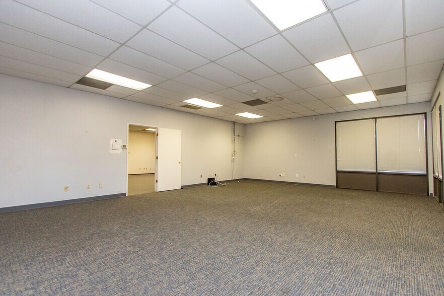 More Photos Of 138 Regis St, Turlock Office For Lease