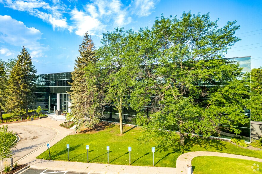 More Photos Of 12900 Whitewater Dr, Minnetonka Unknown For Lease