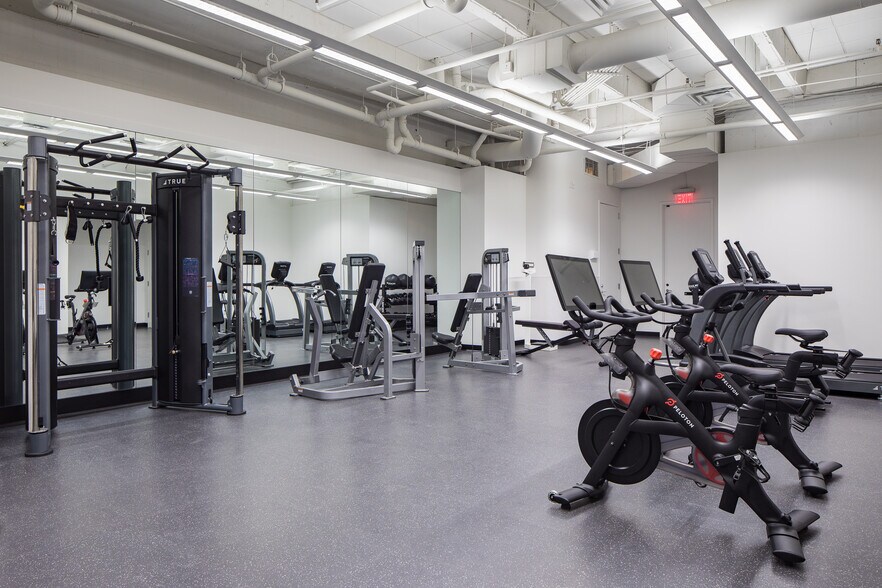 More Photos Of 400 Interstate N Pky SE, Atlanta Office For Lease