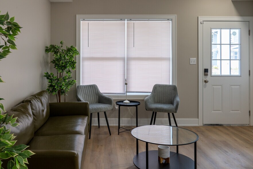 More Photos Of 3909 Winthrop Ave, Indianapolis Apartments For Sale