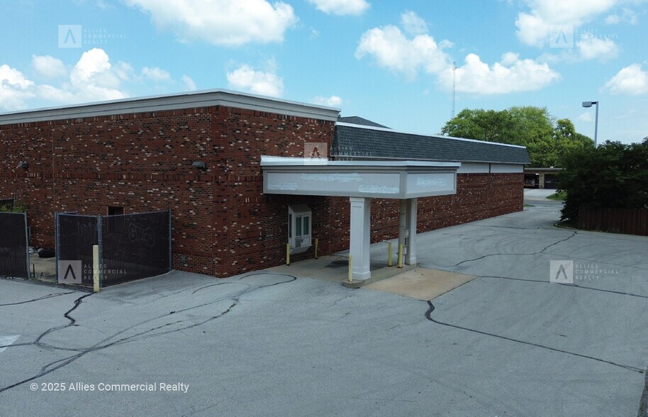 More Photos Of 401 E Morgan St, Kokomo Drugstore For Lease