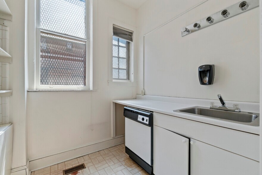 More Photos Of , Baltimore Office For Sale