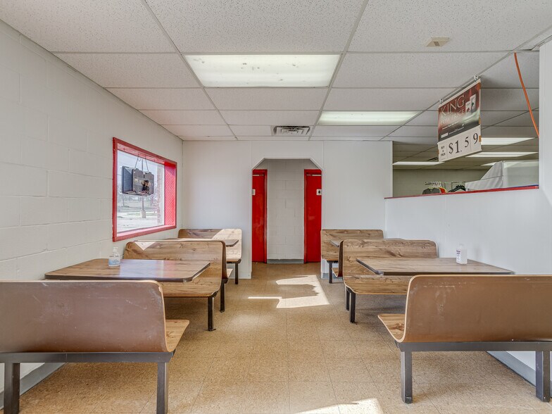 More Photos Of 1221 N 8th Ave, Stroud Convenience Store For Sale