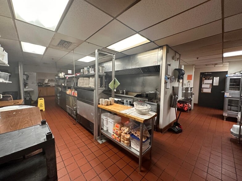 More Photos Of 3141 King W Ave, Billings Mixed Retail For Lease