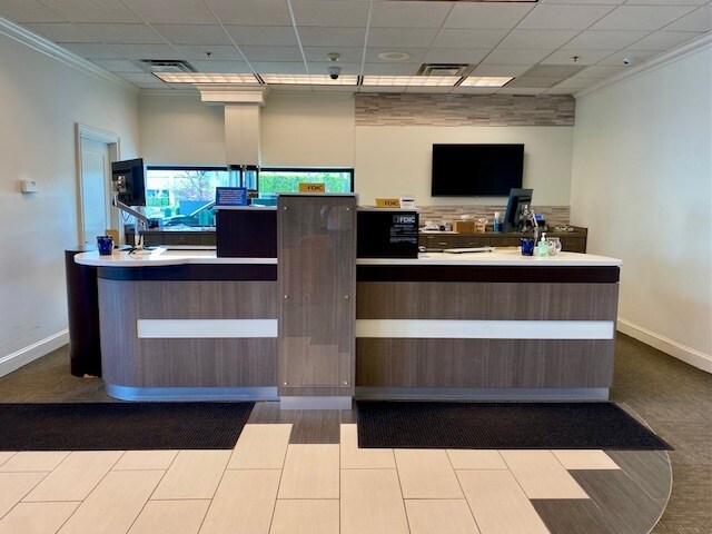 More Photos Of 7340-7380 Kingery Hwy, Darien Storefront For Lease