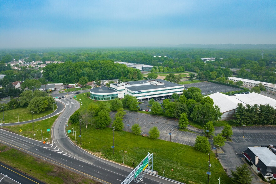 More Photos Of 30 Two Bridges Rd, Fairfield Office For Lease