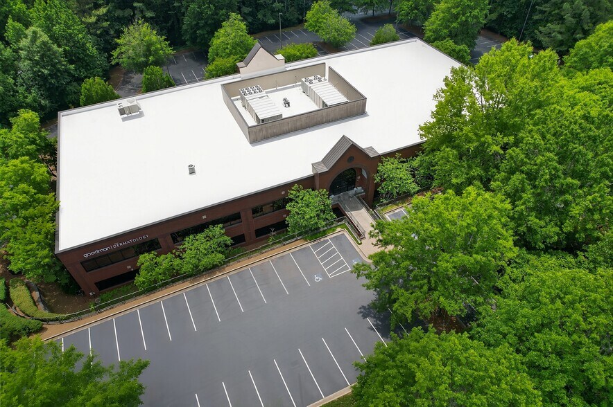 More Photos Of 1357 Hembree Rd, Roswell Medical For Lease