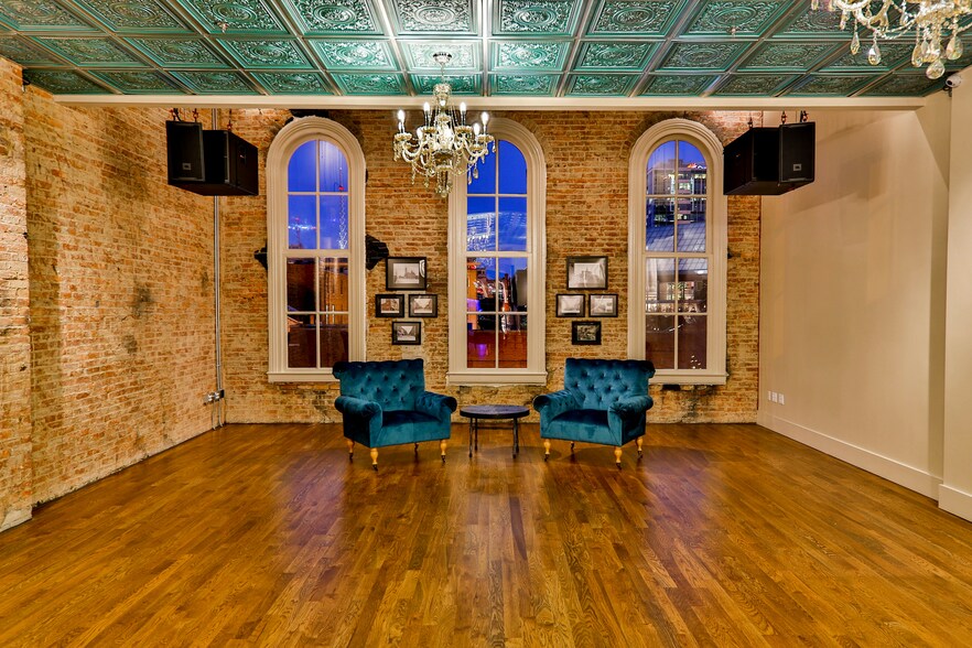 More Photos Of 110 2nd Ave N, Nashville Storefront For Lease