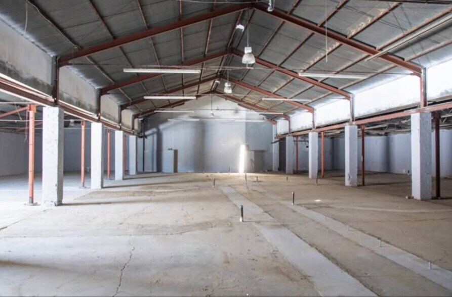 More Photos Of 728-730 W Esther St, Long Beach Warehouse For Sale