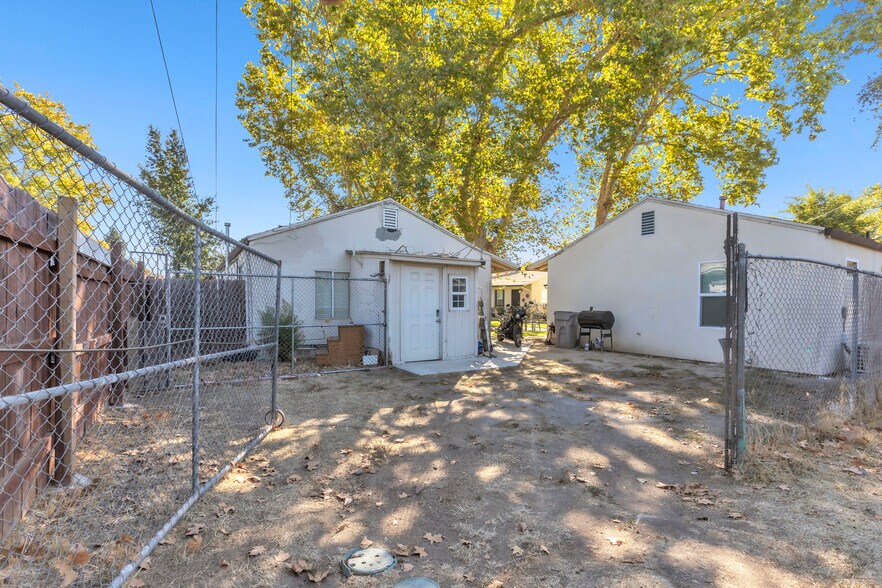 More Photos Of 3723 Jasmine St, Sacramento Apartments For Sale