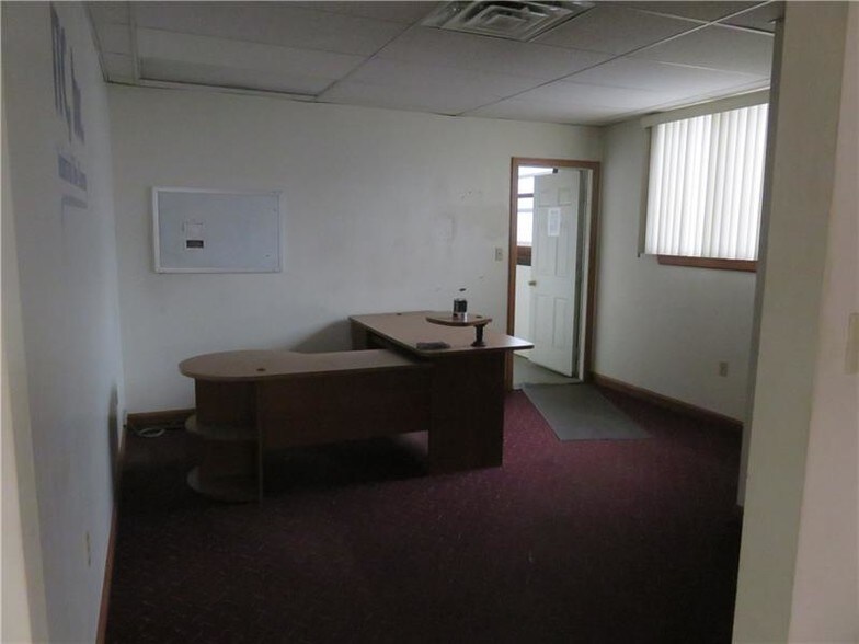 More Photos Of 416 Pittsburgh Cir, Ellwood City Warehouse For Sale