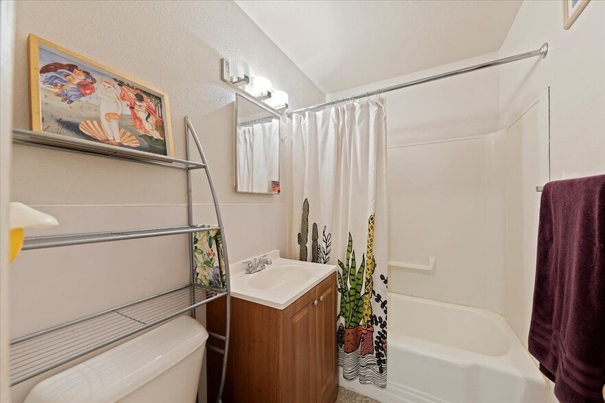 More Photos Of 2209 W Idaho St, Boise Apartments For Sale