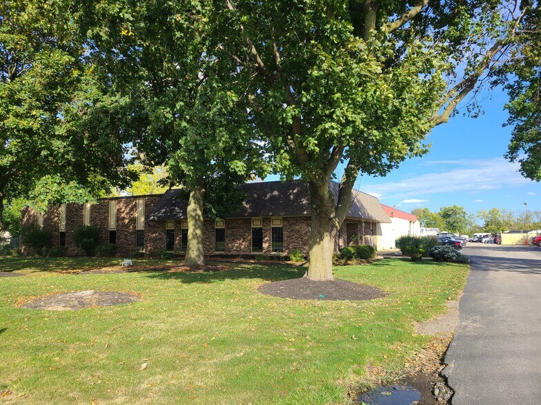 More Photos Of 6155 Guion Rd, Indianapolis Flex For Sale