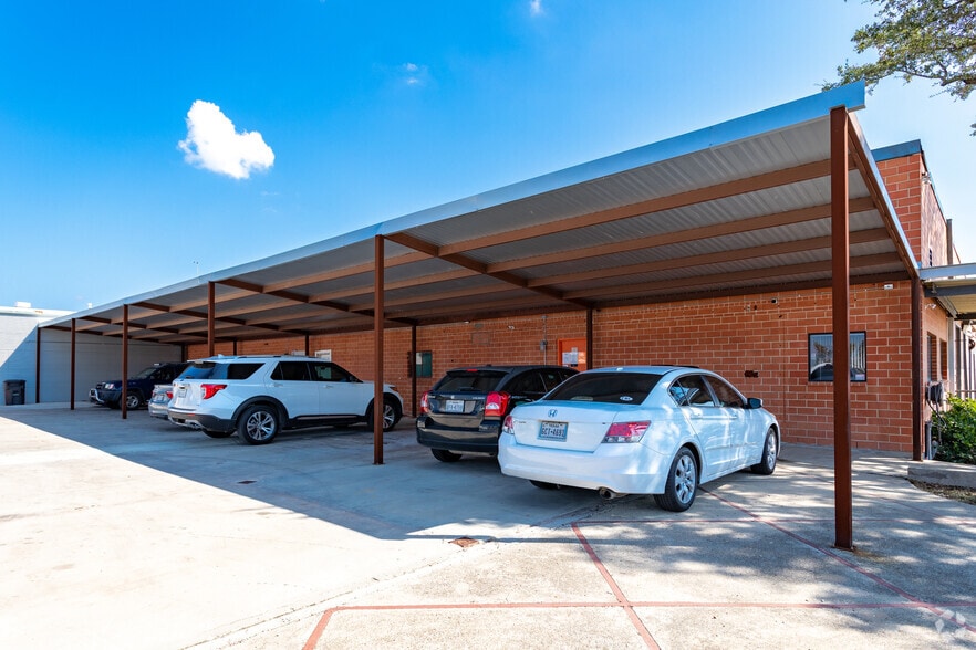 More Photos Of 10511 Wetmore Rd, San Antonio Manufacturing For Lease