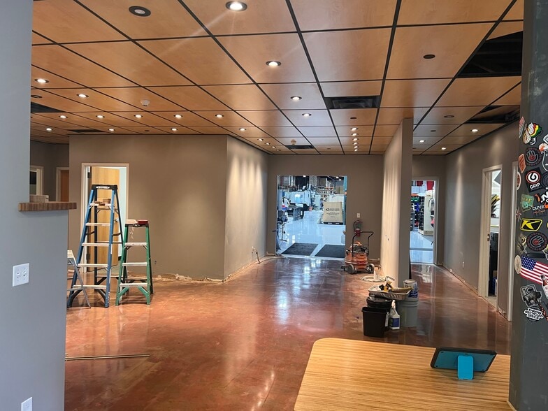 More Photos Of 7037 S High Tech Dr, Midvale Manufacturing For Sale