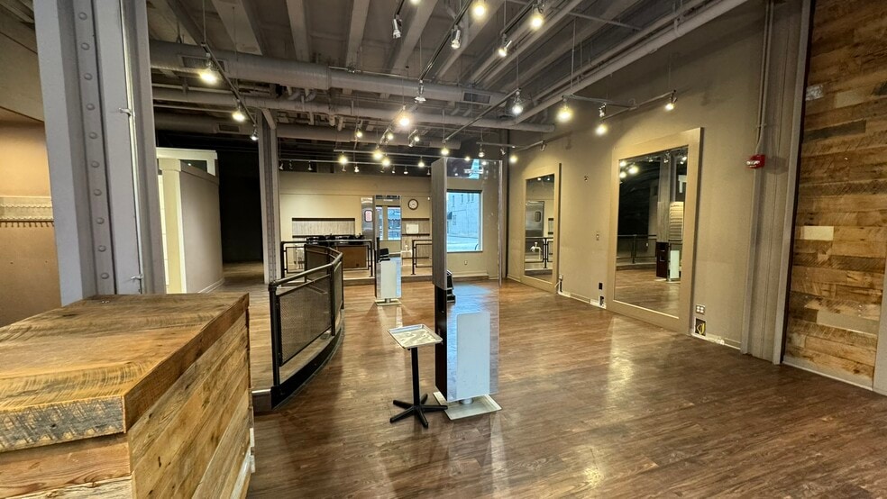 More Photos Of 275 S 4th St, Columbus Apartments For Sale