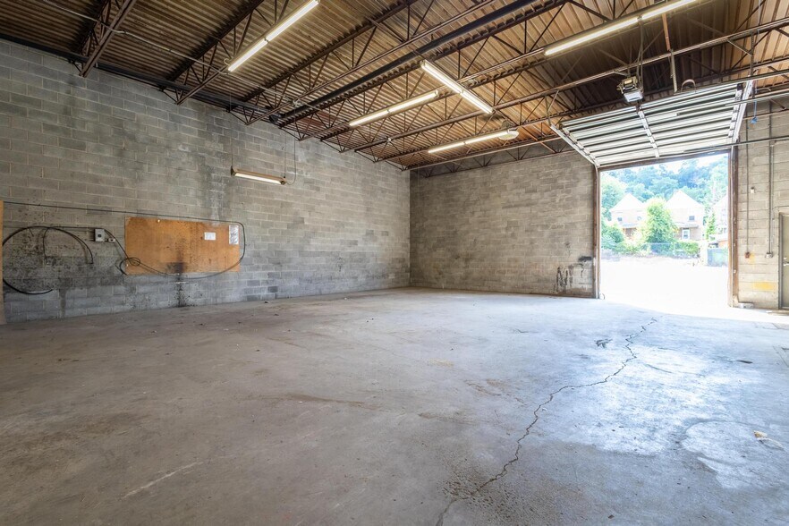 More Photos Of 620 South St, Steubenville Auto Dealership For Lease