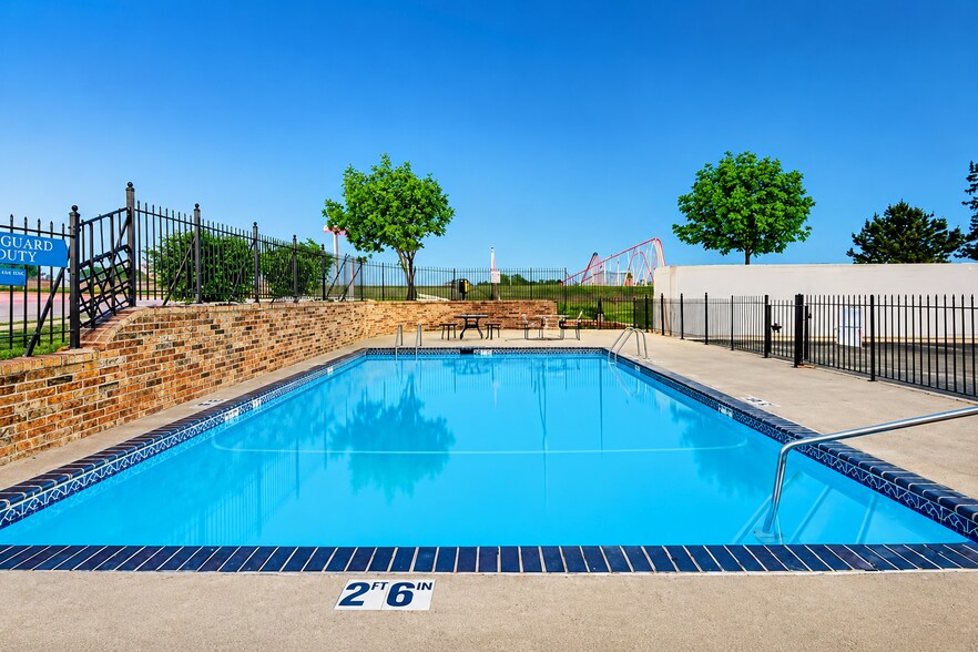 More Photos Of 4321 N Corrington Ave, Kansas City Hotel For Sale
