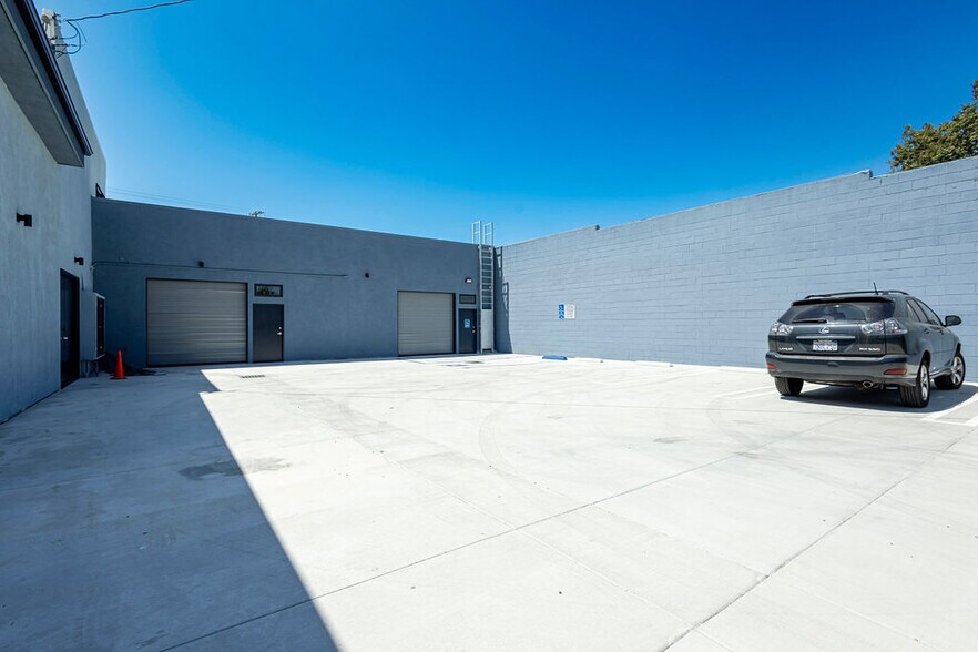More Photos Of 5131-5137 W Jefferson Blvd, Los Angeles Warehouse For Lease